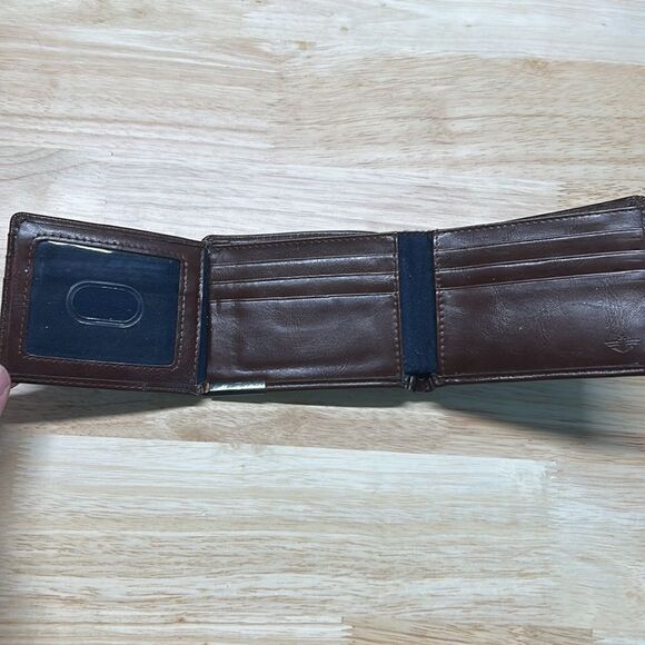 Brown Dockers Leather Wallet - Picture 4 of 8
